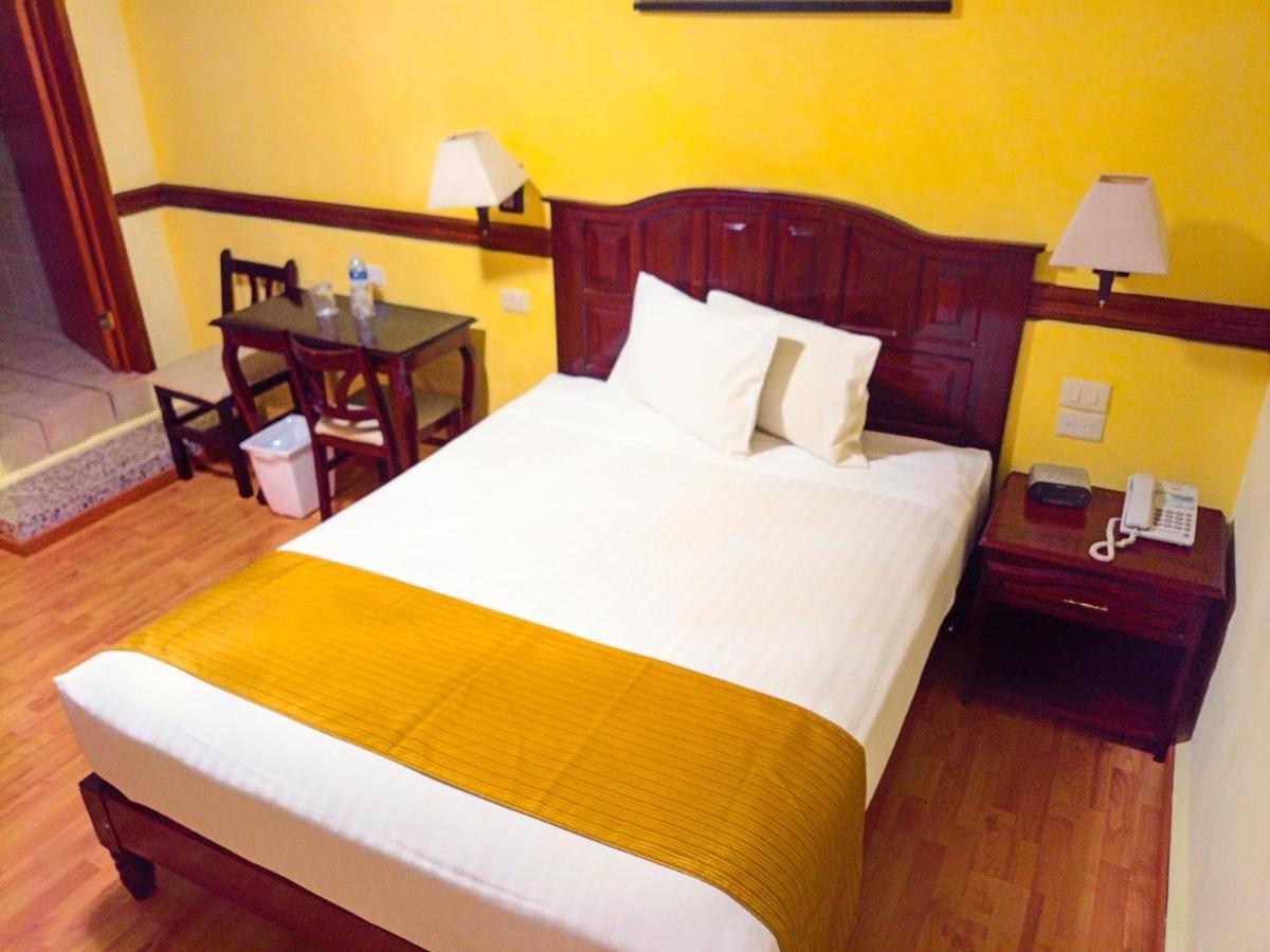 Hotel Madan Cárdenas Bagian luar foto