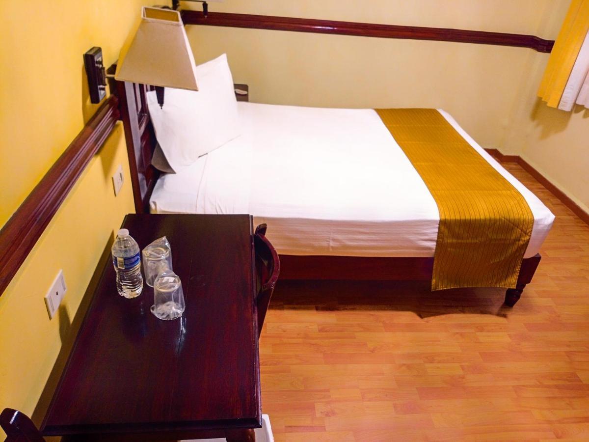 Hotel Madan Cárdenas Bagian luar foto