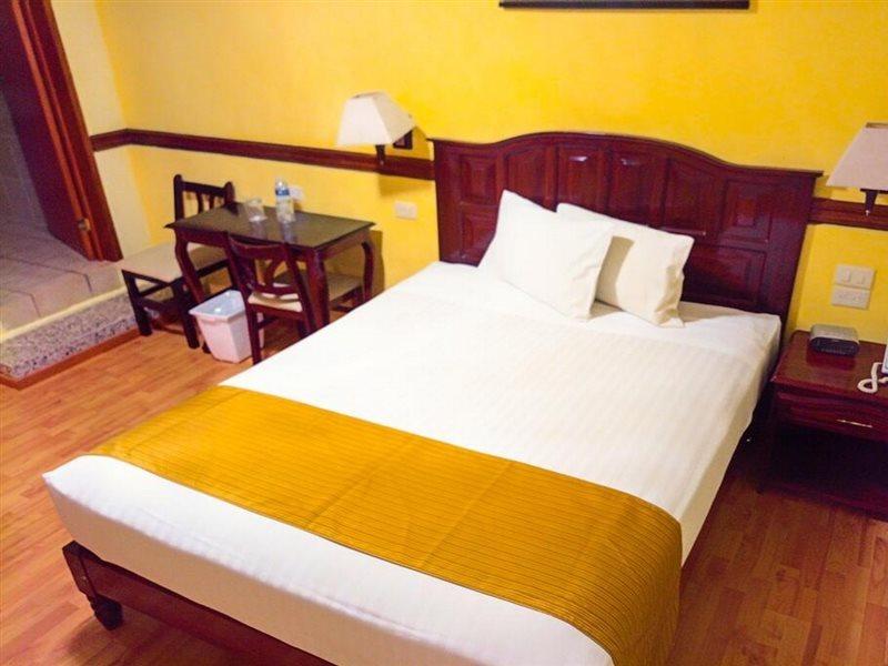 Hotel Madan Cárdenas Bagian luar foto