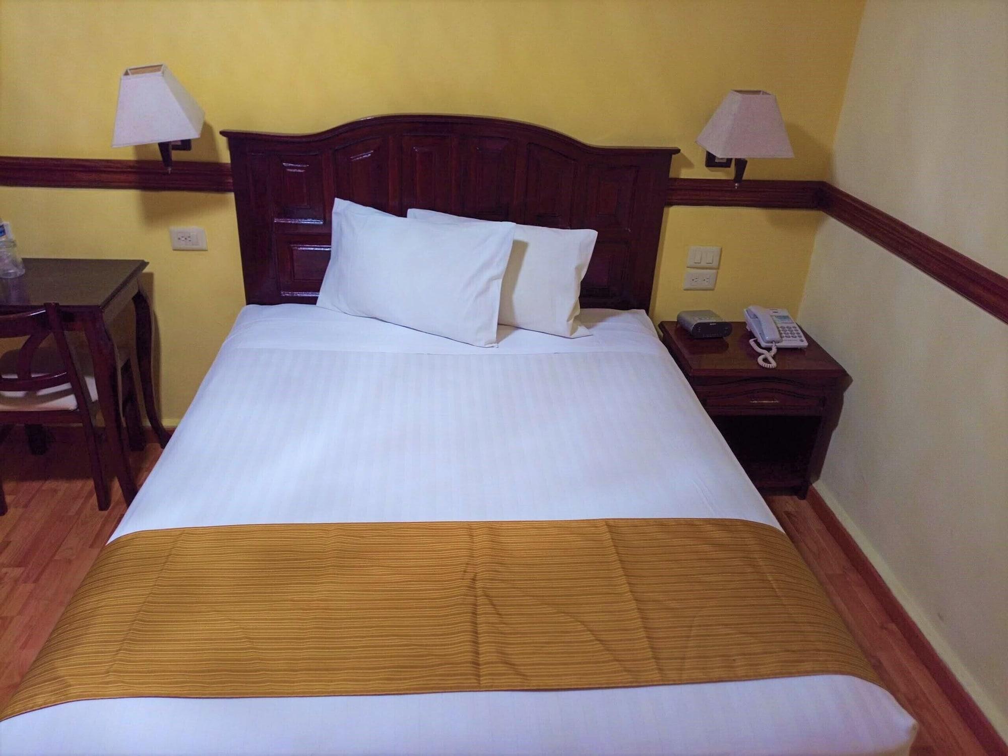 Hotel Madan Cárdenas Bagian luar foto