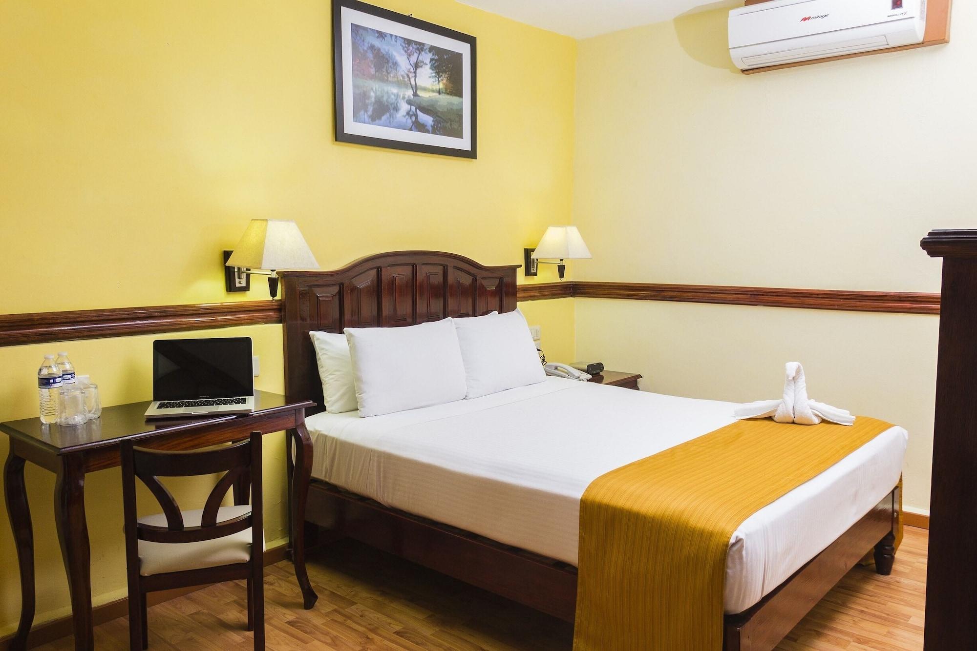 Hotel Madan Cárdenas Bagian luar foto