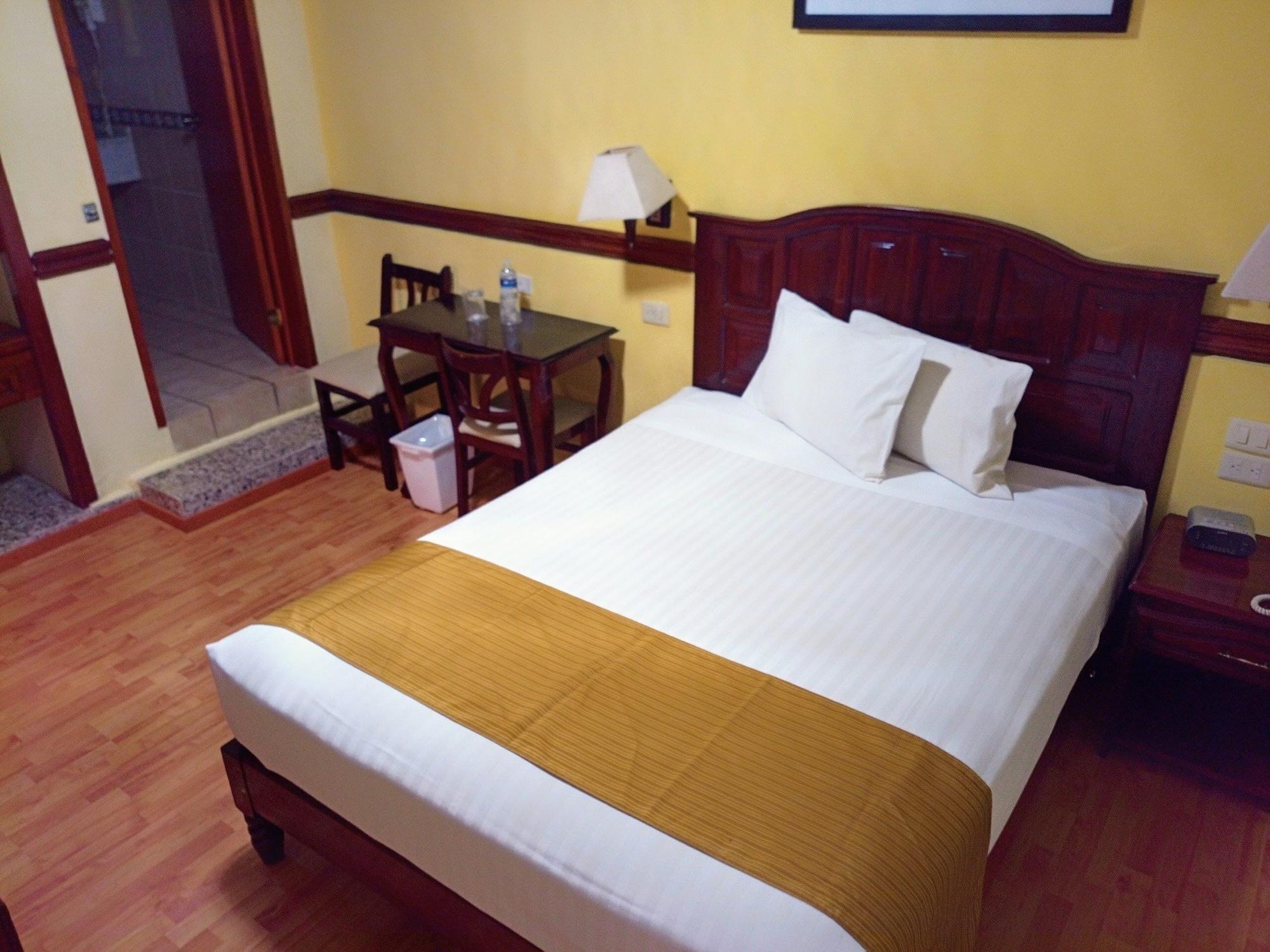 Hotel Madan Cárdenas Bagian luar foto