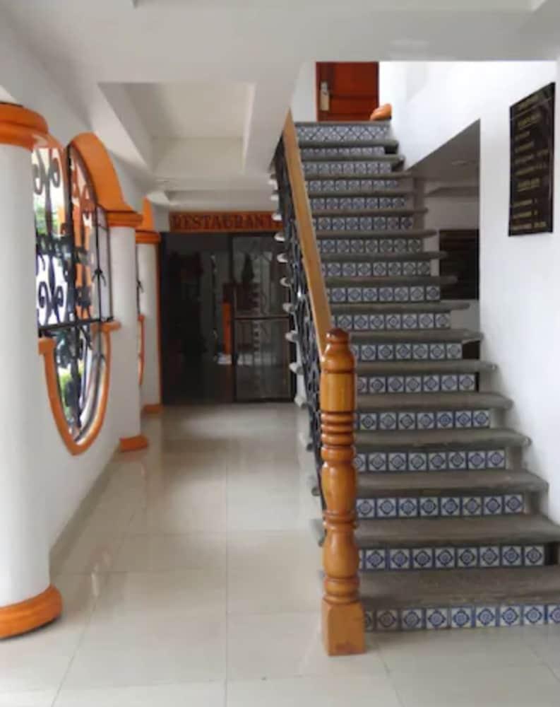 Hotel Madan Cárdenas Bagian luar foto
