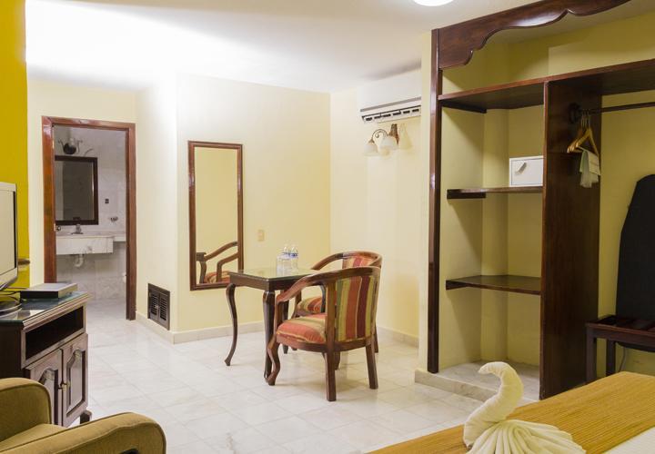 Hotel Madan Cárdenas Bagian luar foto